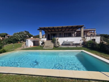 Villa di Lusso Bifamigliare a Cala Granu Porto Cervo
